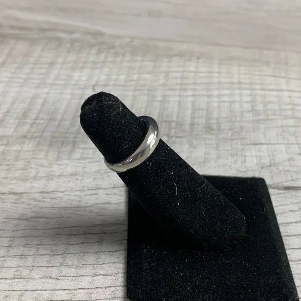 Unbranded Silver Tone Dome Band Ring Minimalist Chunky High Shine Size 4.25 3906